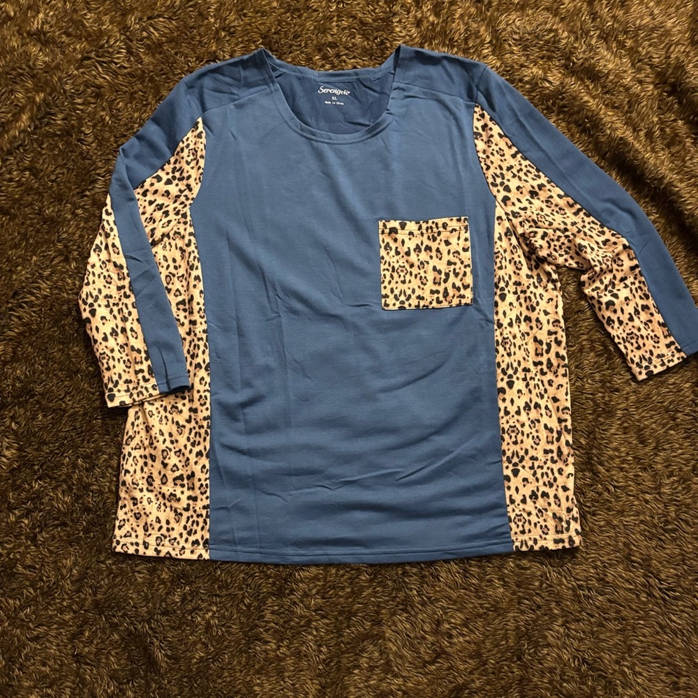 NWOT Blue and Leopard Print Top Women’s XL